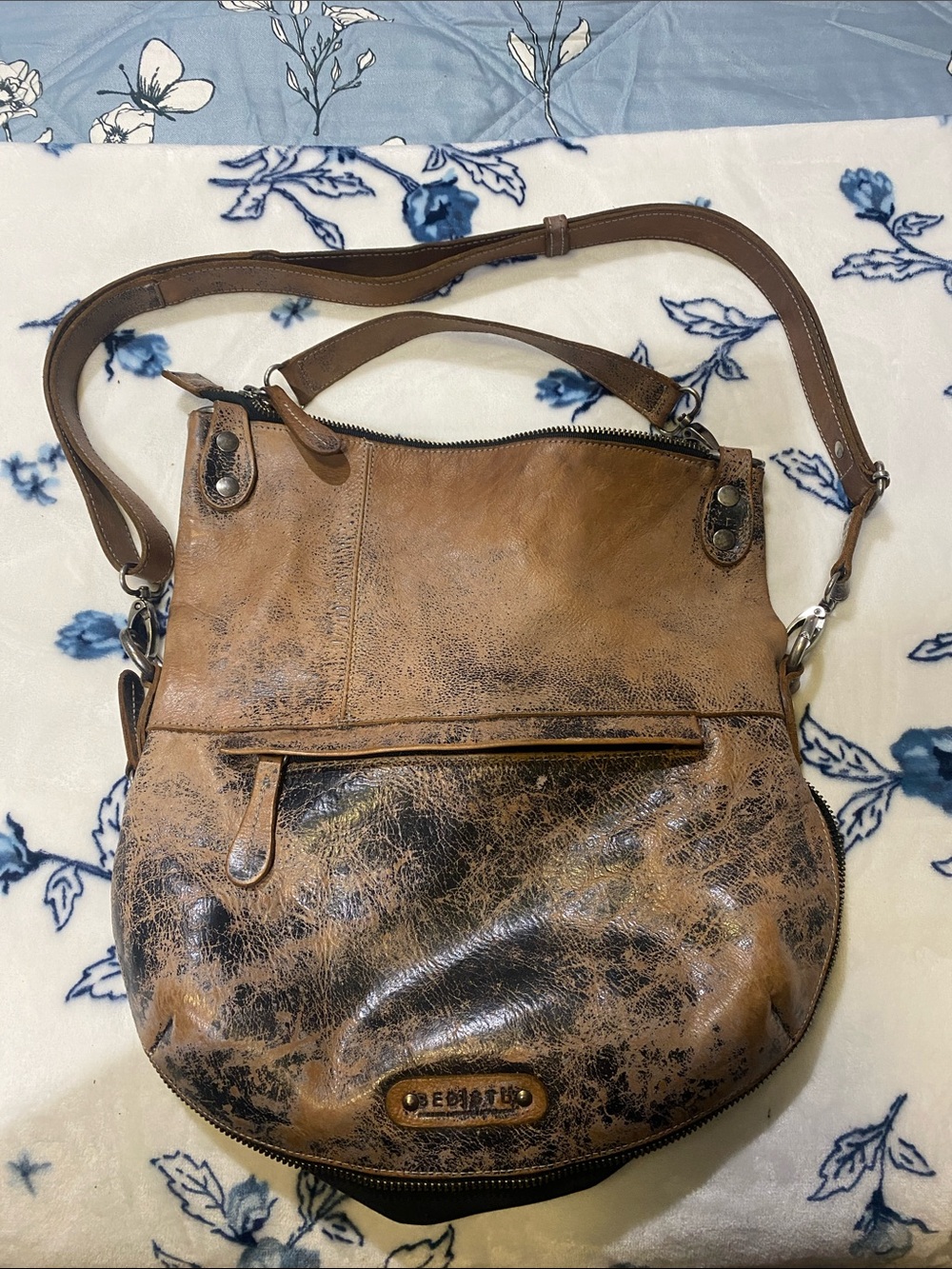 BED STU TAHITI BROWN RUSTIC Vintage-Style Distressed Brown Leather Crossbody Bag